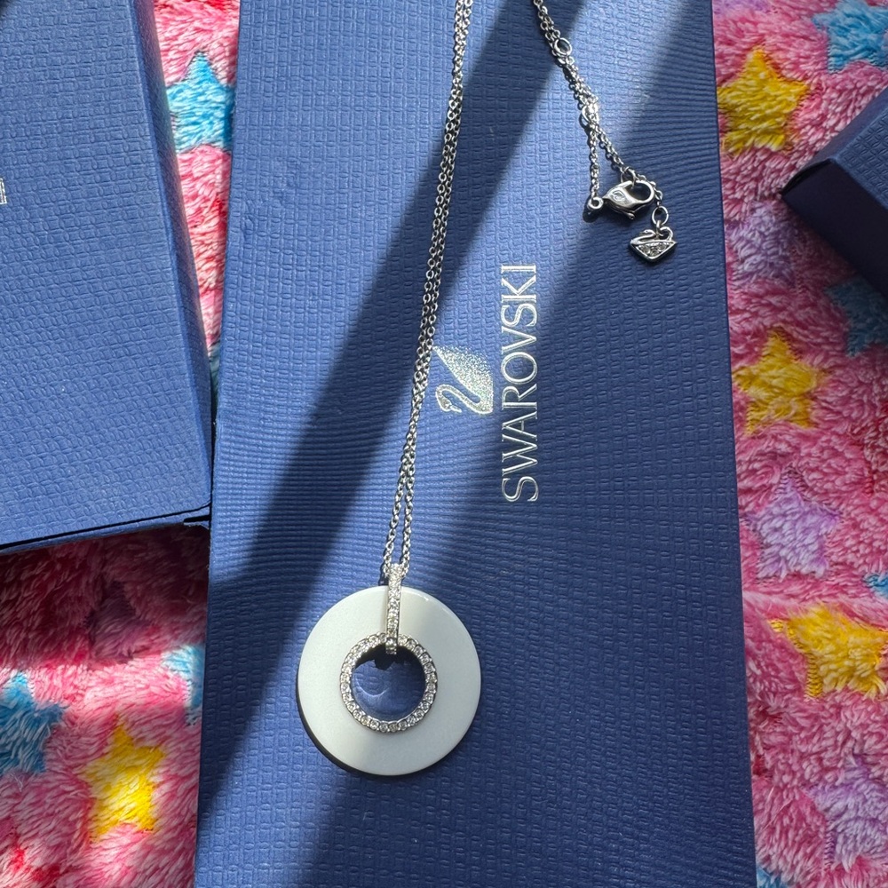 AUTHENTIC LIKE NEW SWAROVSKI Crystal/onyx Elegant Silver Pendant Necklace